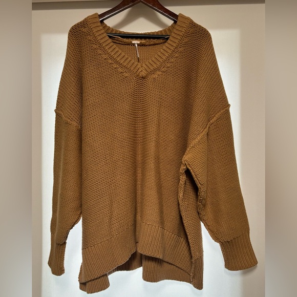 Free People Alli V-Neck Sweater in Camel size Medium - Picture 6 of 9
